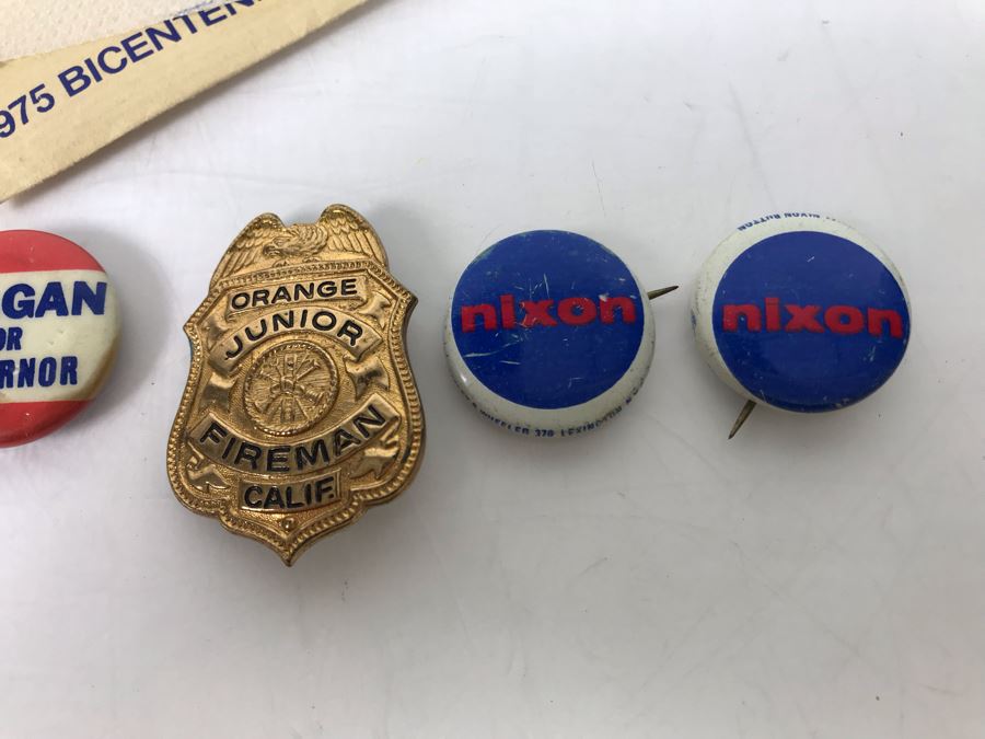 1975 Bicentennial First Day Cover And Various Buttons Pins [Photo 5]