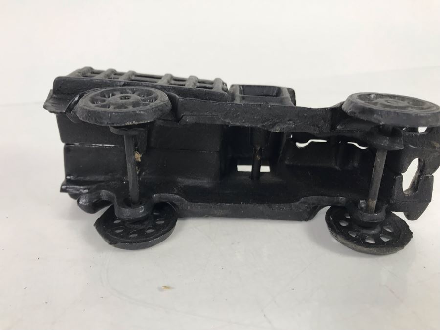 Pair Of Cast Iron Toys [Photo 8]