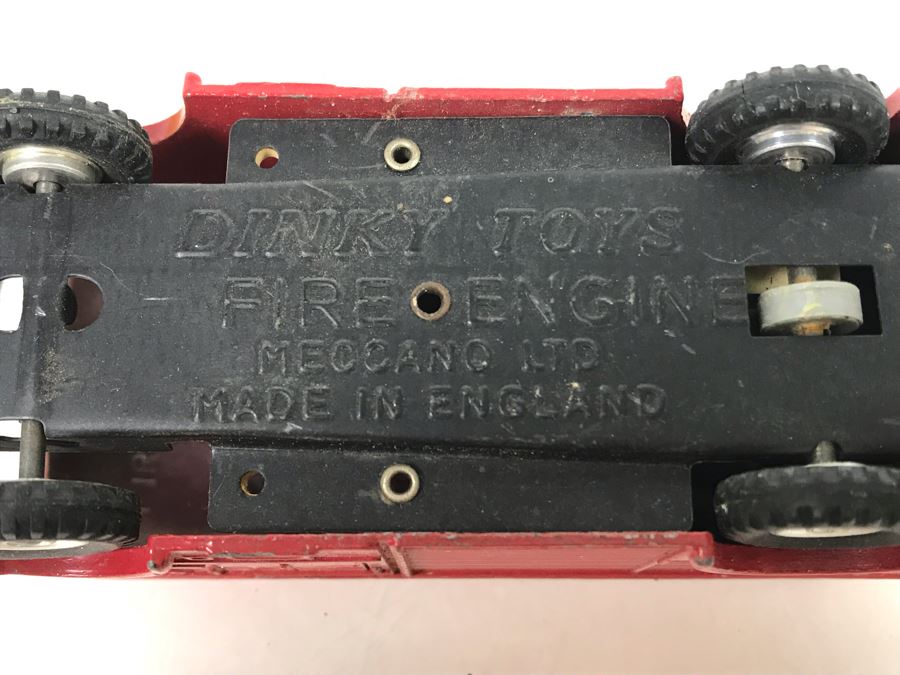 Mebetoys Maserati Mistral-Coupe Car, Dinky Toys Fire Engine And Coca-Cola Vehicle [Photo 9]