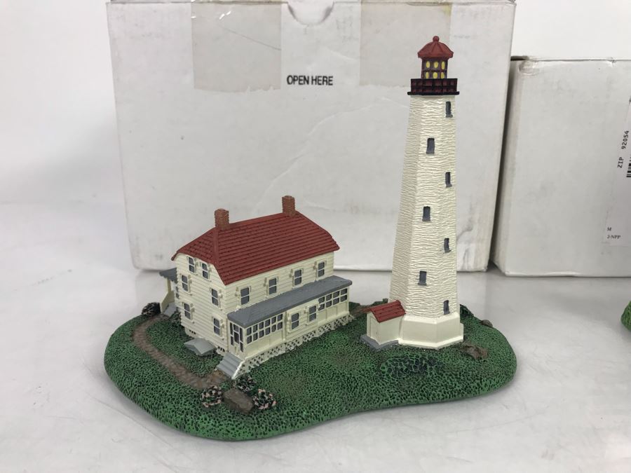 Pair Of Danbury Mint Lighthouses With Boxes [Photo 2]