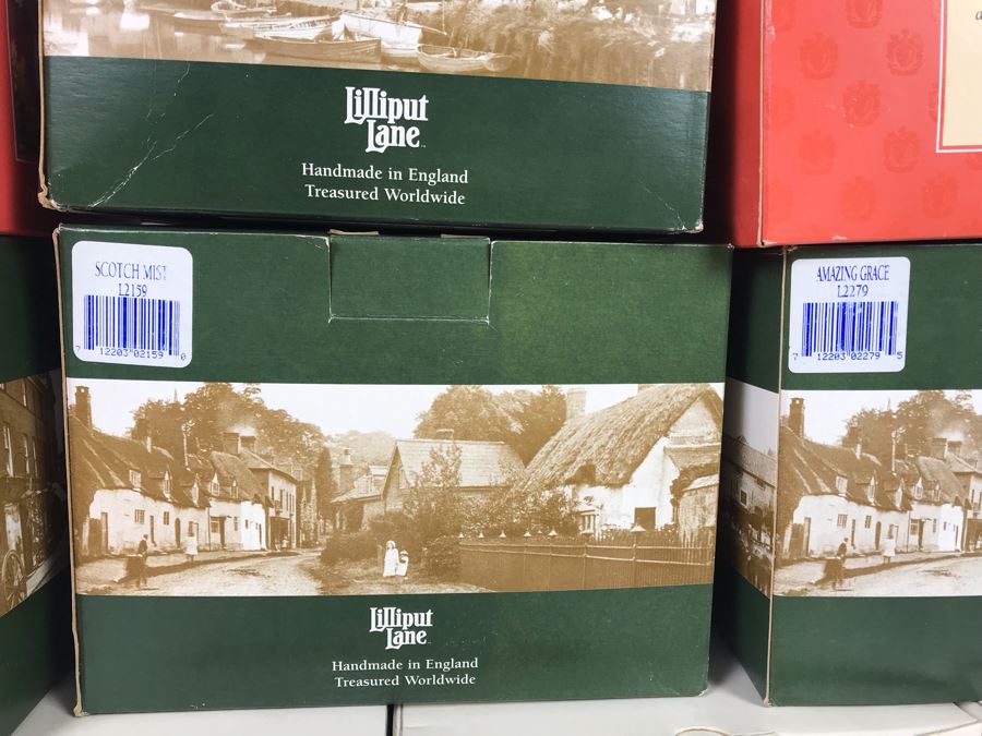 (12) Lilliput Lane Cottage Figurines With Boxes - See Photos For Details [Photo 9]