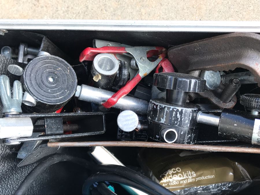 Comprehensive Video Supply Corporation Lighting System MF-10 And V-10/6 Flood Light With Case, Cords, Light Meter And Tripod [Photo 4]