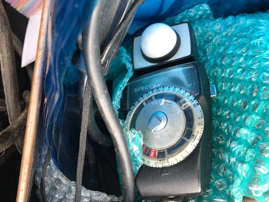 Comprehensive Video Supply Corporation Lighting System MF-10 And V-10/6 Flood Light With Case, Cords, Light Meter And Tripod [Photo 3]