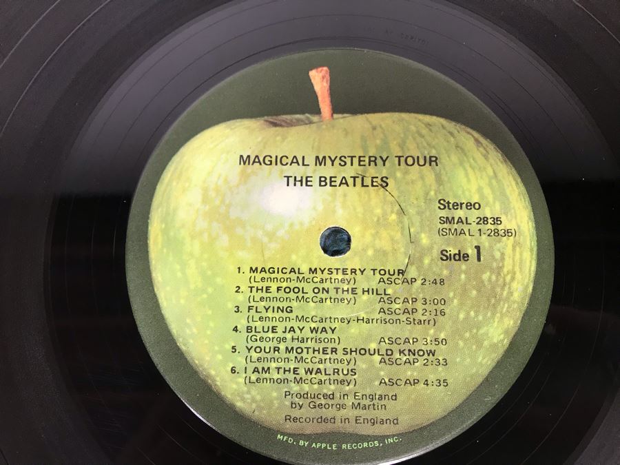 The Beatles Magical Mystery Tour Gatefold Vinyl Record With 24-Page Color Picture Book [Photo 13]