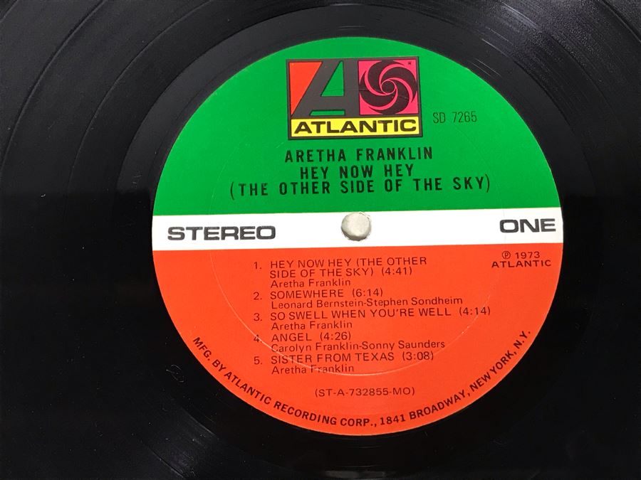 (2) Aretha Franklin Vinyl Records: Demo Record Of Young, Gifted And Black And Hey Now Hey (The Other Side Of The Sky) [Photo 15]