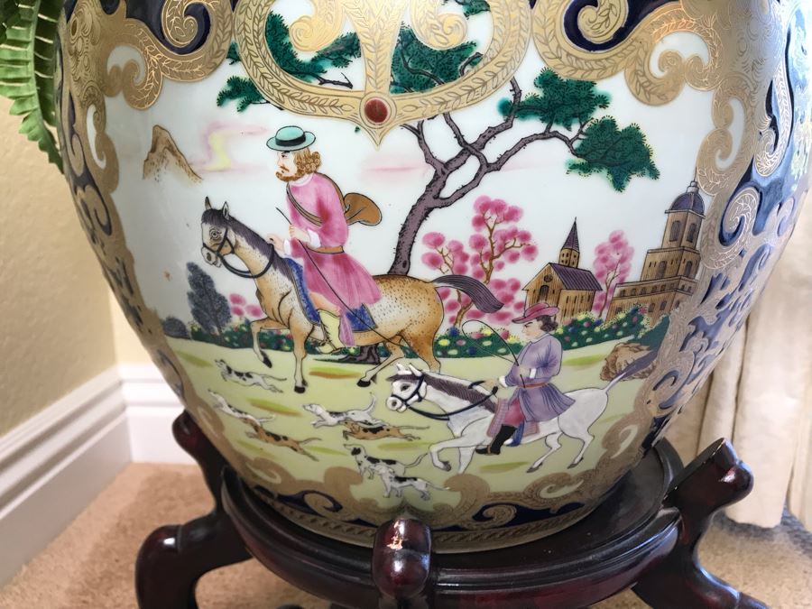 Large Chinese Flower Pot With Wooden Stand (Matches Pair Of Lidded Jars In Sale) 20.5H With Stand - FRE [Photo 4]