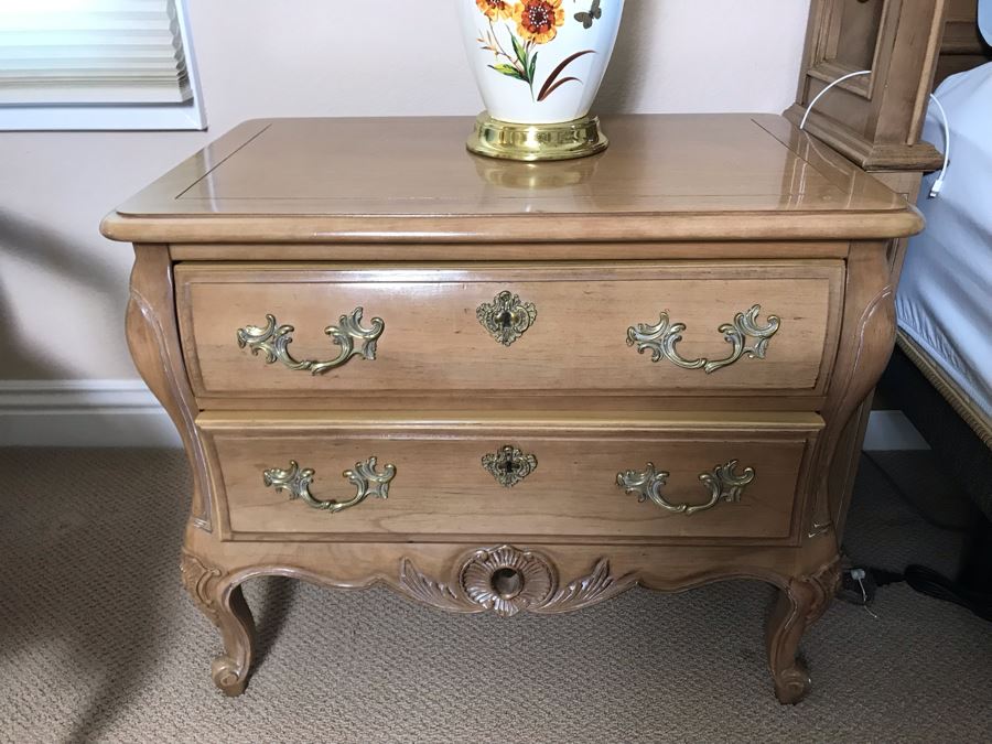 Pair Of Century Furniture Nightstands Side Tables 2-Drawer Chest Of Drawers - FRE [Photo 2]