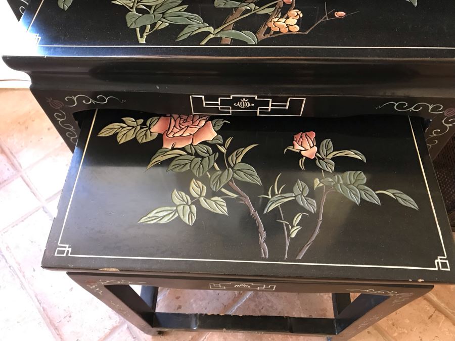 Set Of 3 Black Lacquer Asian Nesting Tables With Rose And Bird Motif - FRE [Photo 3]