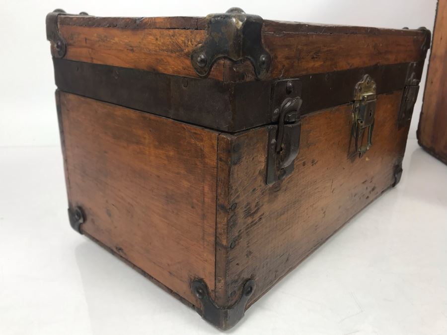 Vinage Wooden Handmade Trunk And Box [Photo 5]