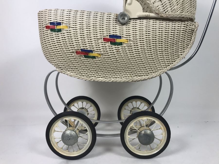 Vintage South Bend White Wicker Child's Toy Baby Carriage 26L X 27H X 12W - LJE [Photo 2]