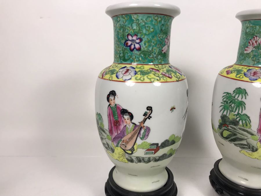 Pair Of Acf Hand Decorated Hong Kong Japanese Porcelain Ware Vases With Wooden Stands 11h Lje