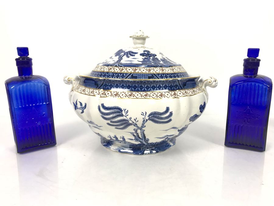 Booths 'Real Old Willow' English Soup Tureen And Pair Of Blue Glass Bottles - LJE [Photo 1]
