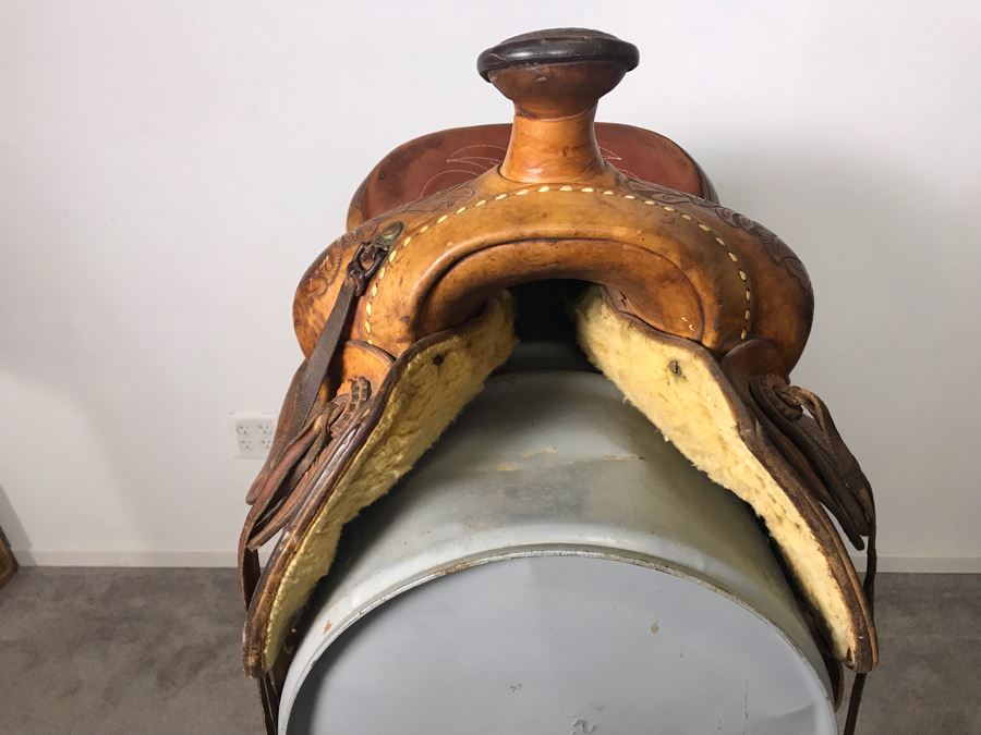 Vintage William N Porter Phoenix, Arizona Tooled Leather Western Riding Horse Saddle With Metal Display Stand - World's Finest Made Saddles - Retails $4,000 - La Jolla Estate (LJE) [Photo 23]