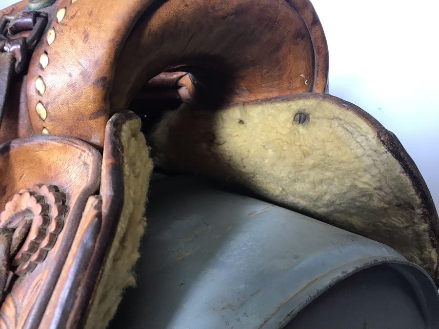 Vintage William N Porter Phoenix, Arizona Tooled Leather Western Riding Horse Saddle With Metal Display Stand - World's Finest Made Saddles - Retails $4,000 - La Jolla Estate (LJE) [Photo 22]