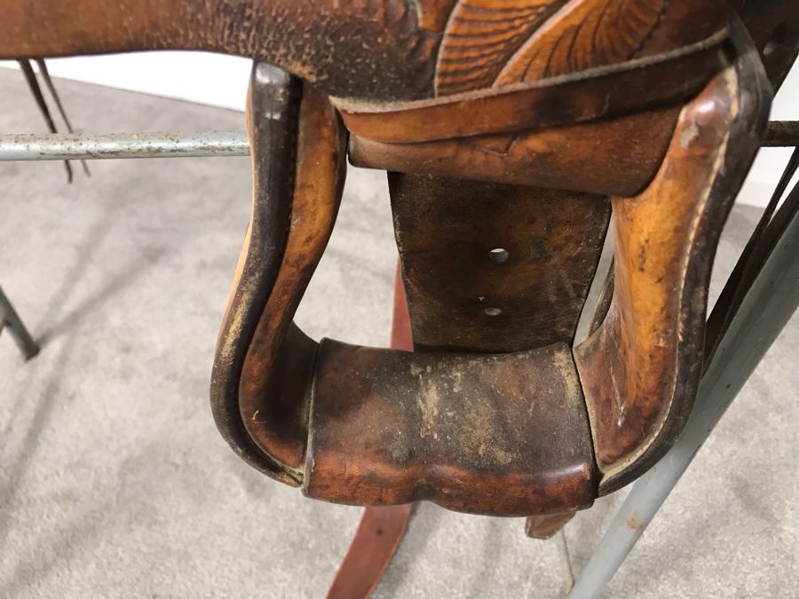 Vintage William N Porter Phoenix, Arizona Tooled Leather Western Riding Horse Saddle With Metal Display Stand - World's Finest Made Saddles - Retails $4,000 - La Jolla Estate (LJE) [Photo 19]
