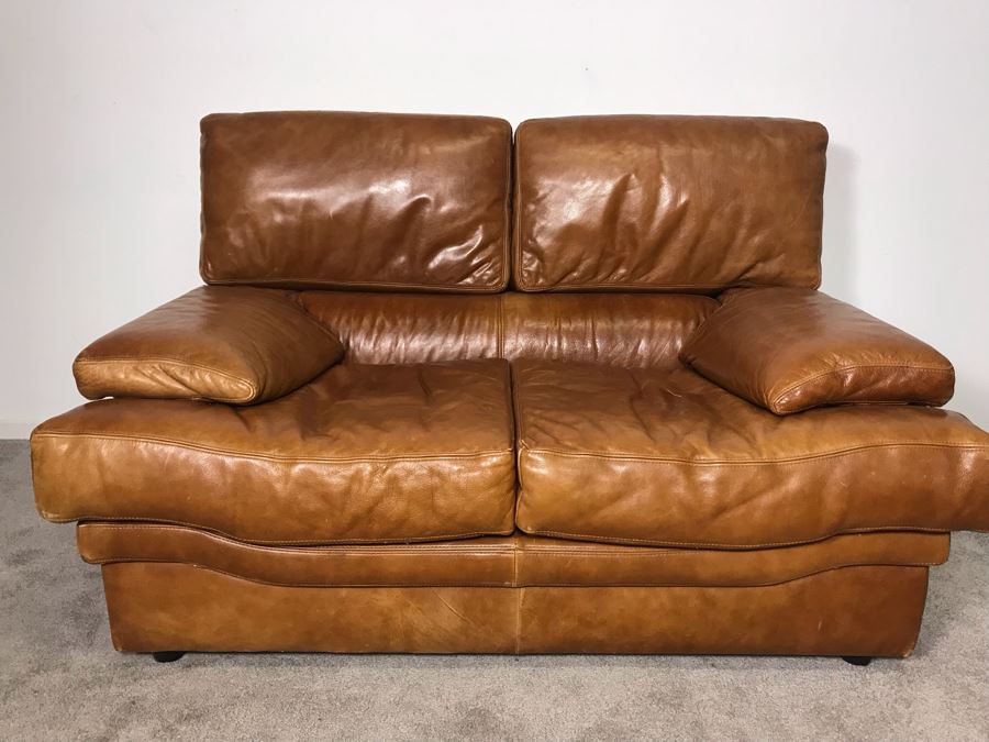 Vintage Classy Italian Leather Loveseat By Chateau D'ax Spa Milan 57W X 40D X 34H - LJE [Photo 5]