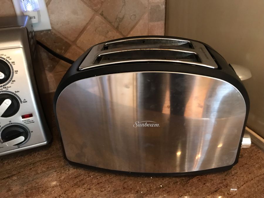 JUST ADDED - Black & Decker Toaster Oven And Sunbeam Toaster - FRE [Photo 3]