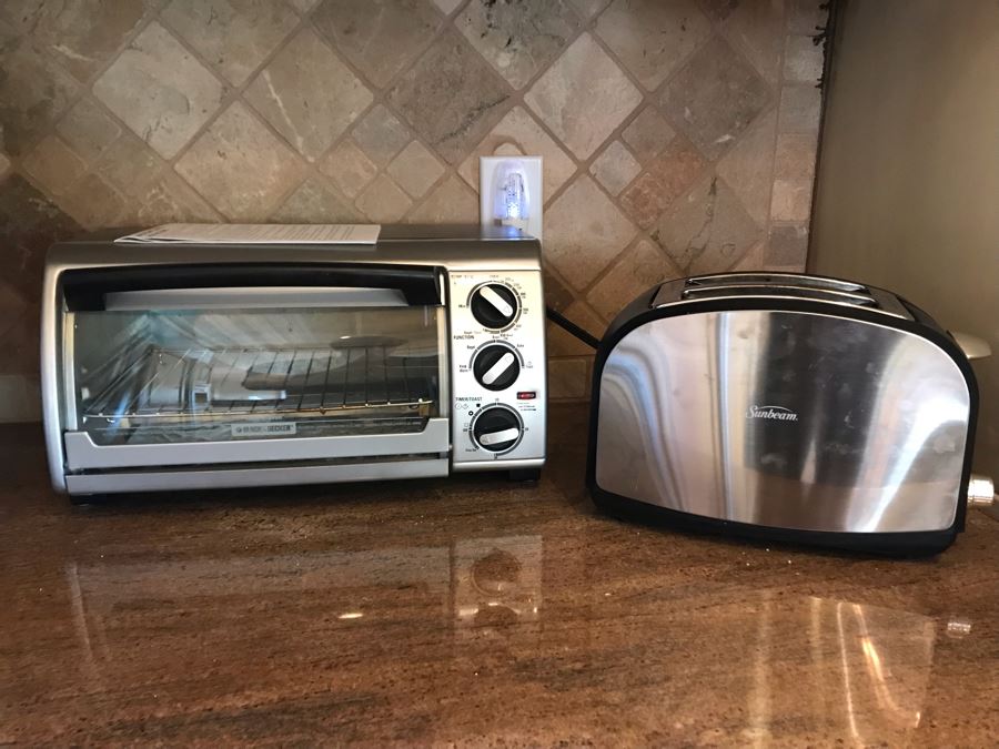 JUST ADDED - Black & Decker Toaster Oven And Sunbeam Toaster - FRE