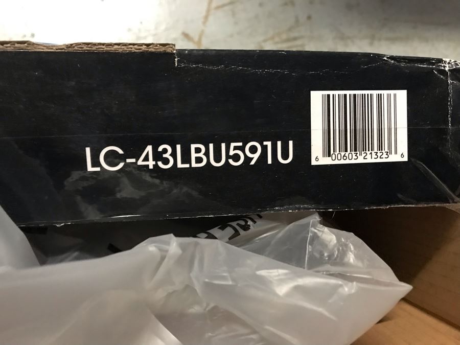 SHARP ROKU TV 43' 4K UHD TV LC-43LBU591U [Photo 4]