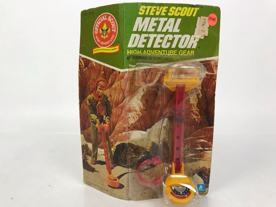 Vintage 1974 Kenner Toys Steve Scout Metal Detector Official Boy Scout High Adventure On Damaged Card [Photo 2]