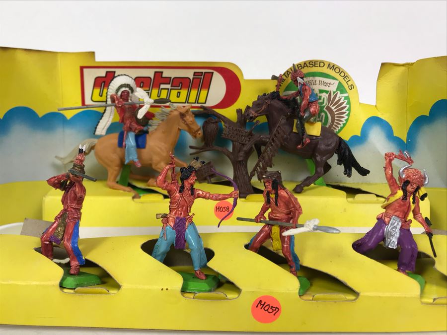 Vintage 1971 Deetail Wild West Metal Based Models With Cardboard Display Made In England Metal Soldiers [Photo 2]