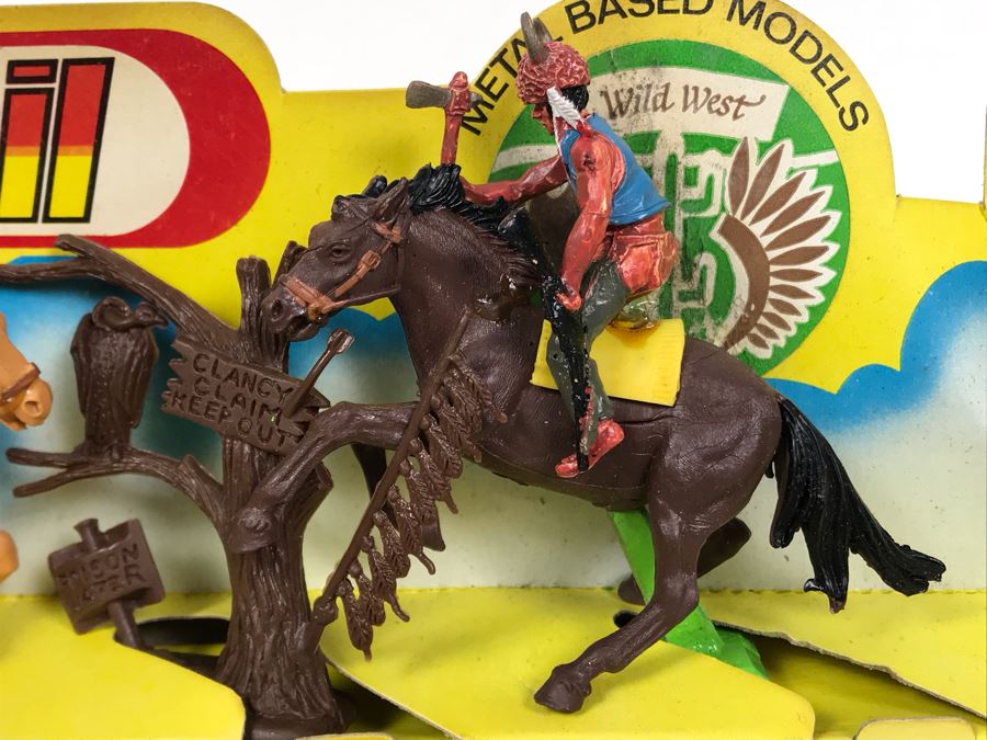 Vintage 1971 Deetail Wild West Metal Based Models With Cardboard Display Made In England Metal Soldiers [Photo 6]