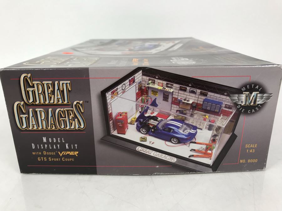 New Old Stock Great Garages Model Display Kit Dodge Viper GTS Sport Coupe Metal Die Cast Estes [Photo 4]
