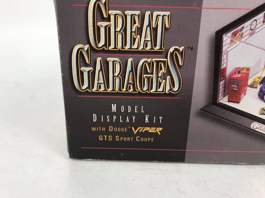 New Old Stock Great Garages Model Display Kit Dodge Viper GTS Sport Coupe Metal Die Cast Estes [Photo 5]