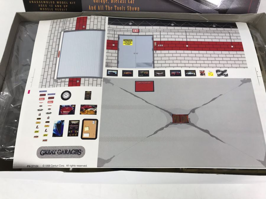 New Old Stock Great Garages Model Display Kit Dodge Viper GTS Sport Coupe Metal Die Cast Estes [Photo 8]