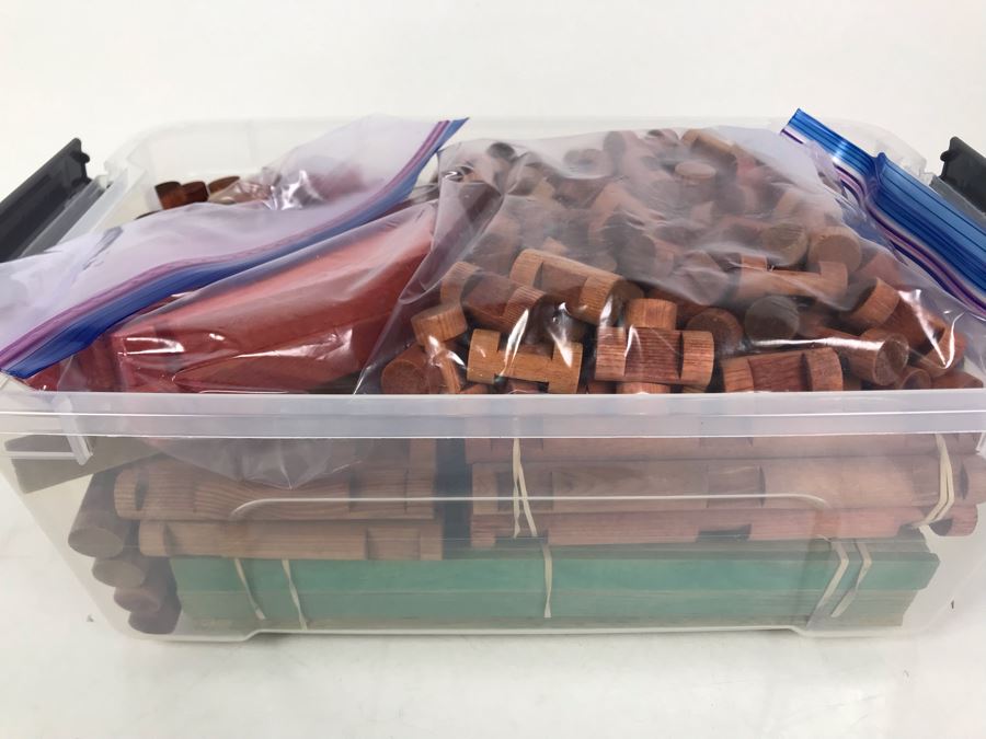 Vintage 1940's Lincoln Log 261 Piece Set - See Photos For Parts Breakdown [Photo 9]