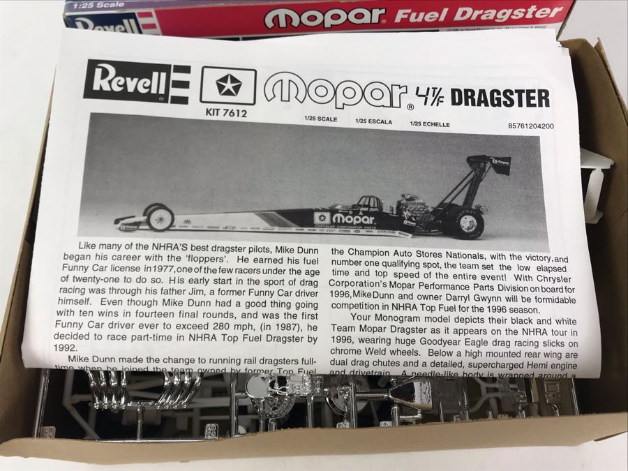 New Old Stock Revell Mopar Fuel Dragster Model Car Kit [Photo 8]