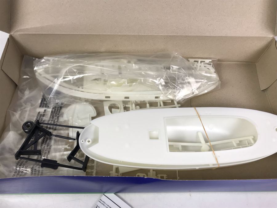 Lindberg Diesel Tug Plastic Model Kit New In Box [Photo 8]