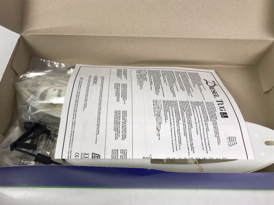 Lindberg Diesel Tug Plastic Model Kit New In Box [Photo 7]