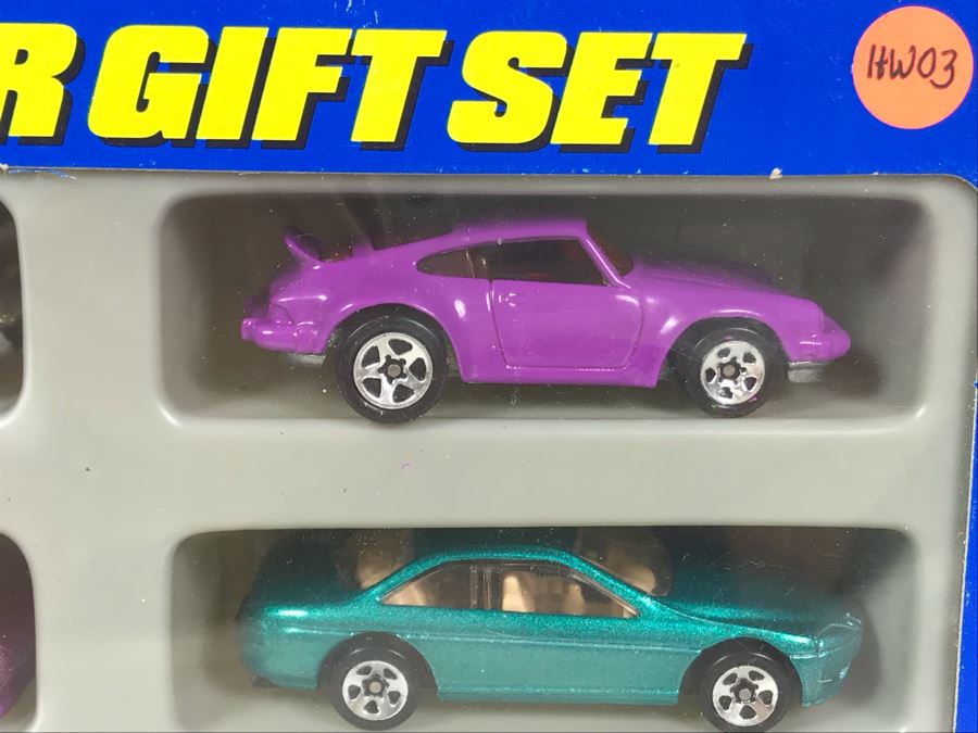 Vintage 1997 New Old Stock Mattel Hot Wheels 10-Car Gift Set [Photo 8]