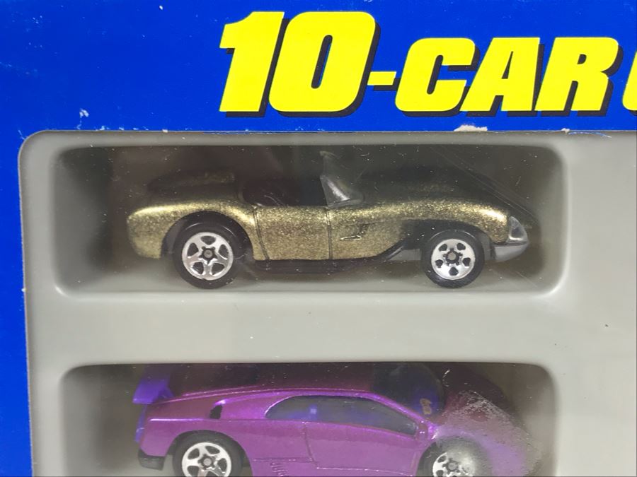 Vintage 1997 New Old Stock Mattel Hot Wheels 10-Car Gift Set [Photo 9]