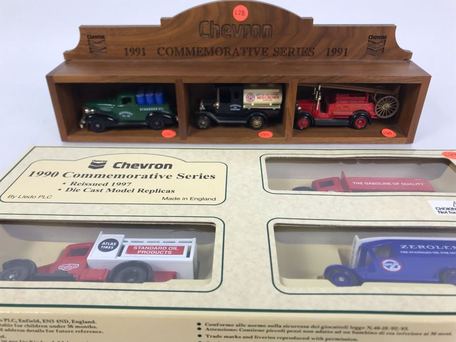 Chevron 1991 Commemorative Series Cars With Wooden Display Case And 1990 Chevron Commemorative Series Cars Made In England Lledo PLC [Photo 1]