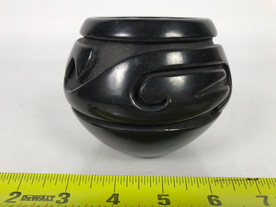 Vintage Santa Clara Black Pottery Jar Pot By Native American Stella Chavarria 5 X 3.75