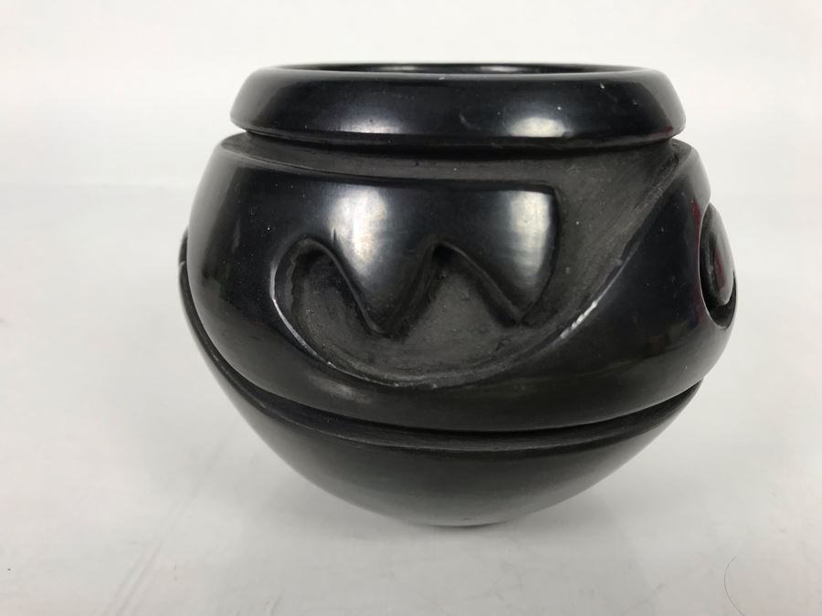 Vintage Santa Clara Black Pottery Jar Pot By Native American Stella Chavarria 5 X 3.75 [Photo 9]