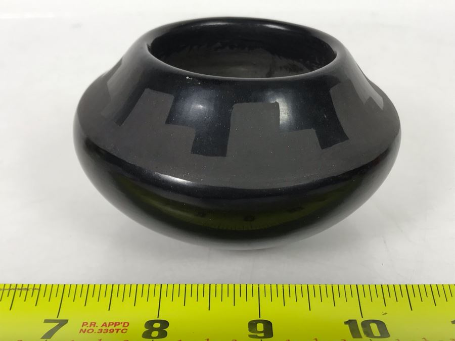 Vintage 1974 Signed Native American Black Pottery Juan Tafoya (1949-2006) San Ildefonso 4W X 2H [Photo 3]