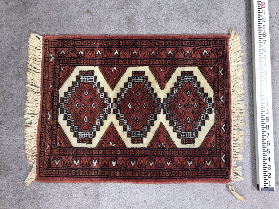 Vintage Hand Knotted Wool Rug Made In Pakistan 2'2' X 1'7' [Photo 3]