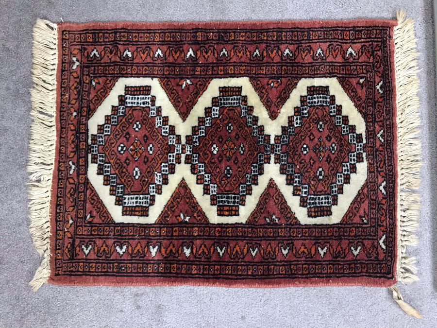 Vintage Hand Knotted Wool Rug Made In Pakistan 2'2' X 1'7' [Photo 2]