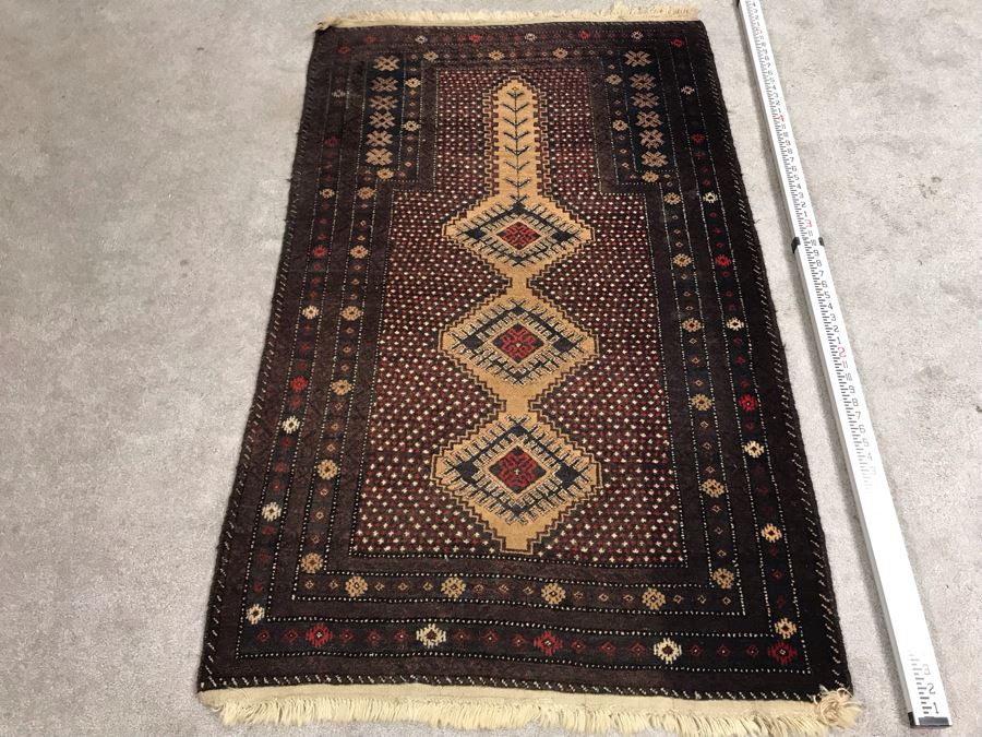 Vintage Hand Knotted Wool Persian Area Rug 5'2' X 3'2' [Photo 1]