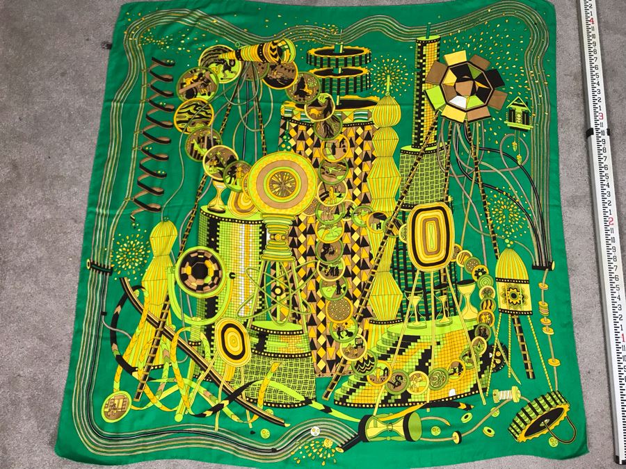 100% Wool Pashmina Scarf 4' X 4' [Photo 3]