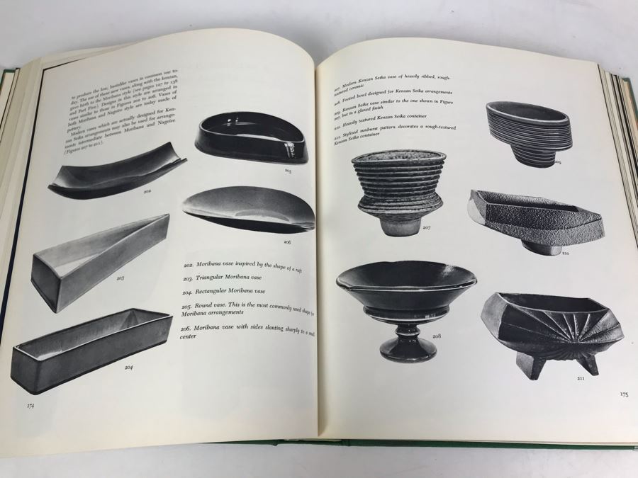 The Art Of Arranging Flowers Coffee Table Book By Shozo Sato [Photo 6]