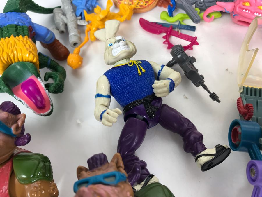 Collection Of Vintage 1988, 1989 Teenage Mutant Ninja Turtles Action Figures With Collectors Case - See Photos [Photo 16]