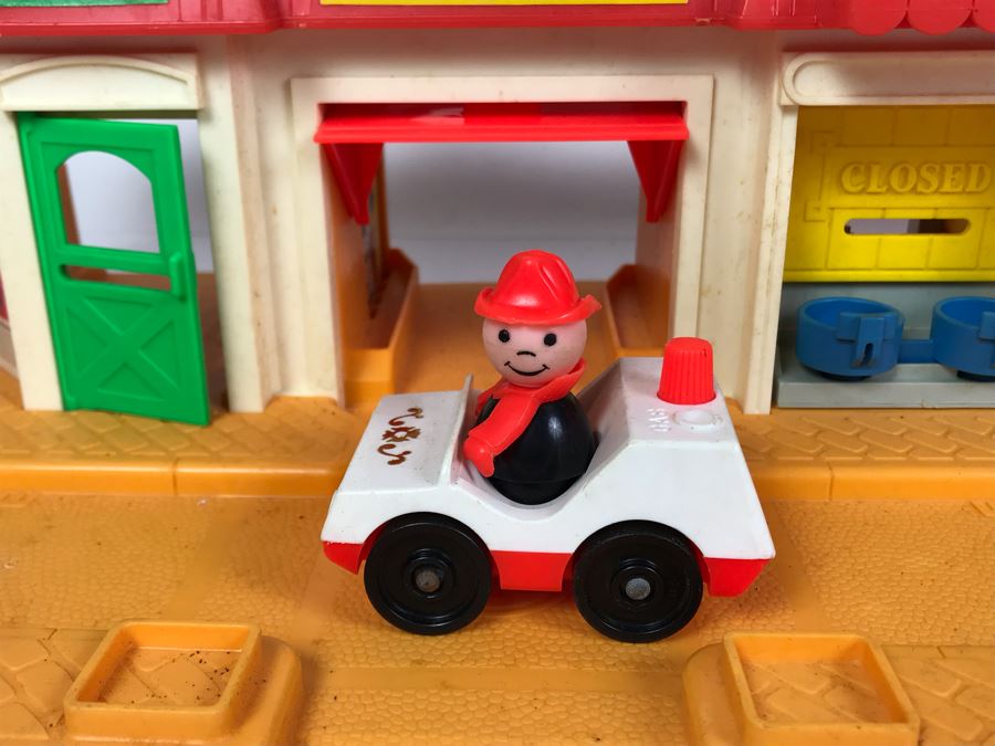 Vintage Fisher-Price Playhouses Toys Fire Station [Photo 4]
