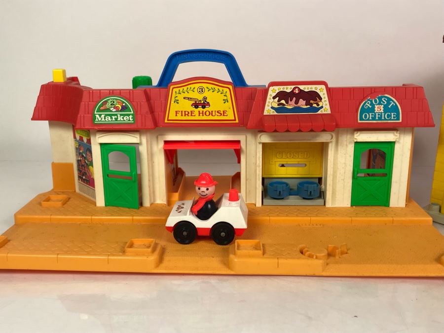 Vintage Fisher-Price Playhouses Toys Fire Station [Photo 3]
