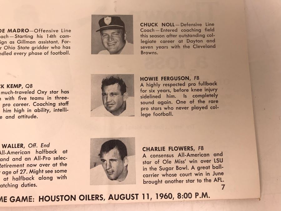 Vintage 1960 Los Angeles Chargers / New York Titans AFL Professional Football Program [Photo 9]