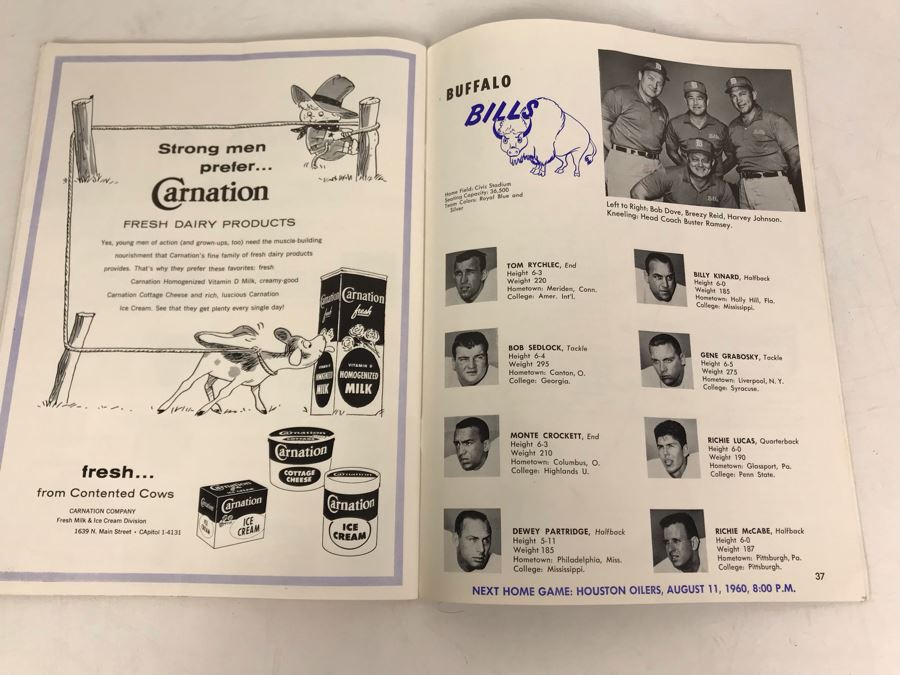 Vintage 1960 Los Angeles Chargers / New York Titans AFL Professional Football Program [Photo 25]