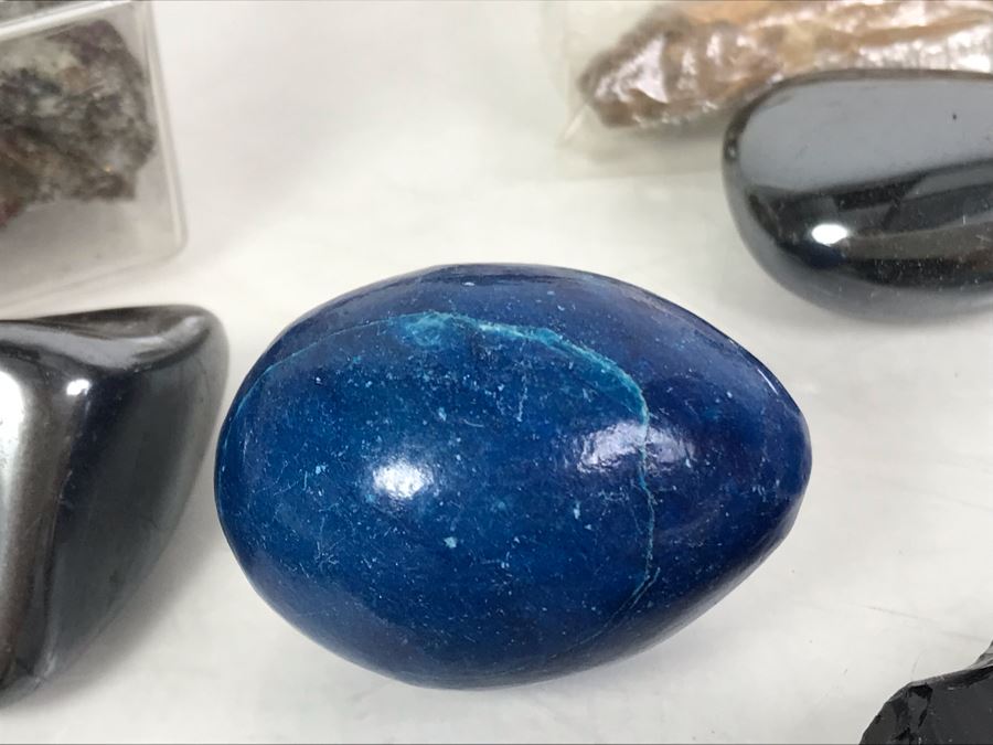 Huge Stone And Fossil Collection Including Tourmaline, Turquoise, Pirite, Trilobite, Petrified Wood, Gold Flakes - See Photos [Photo 11]